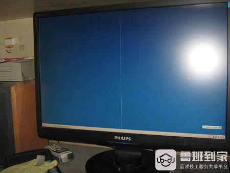 电视中间有一道竖线怎么回事 为什么电视中间有一道竖线