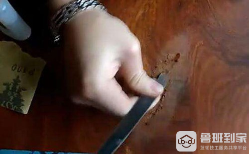 实木家具开裂原因 实木家具裂缝修补