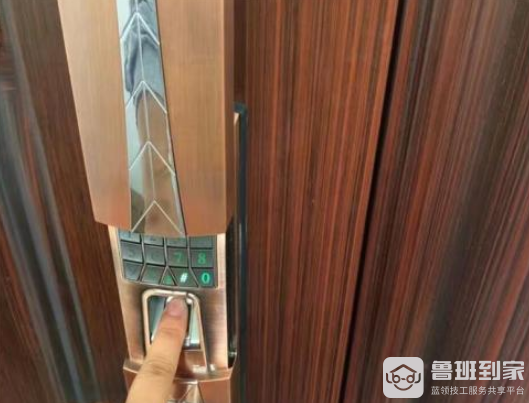 安装指纹锁时，安装师傅需要注意些什么