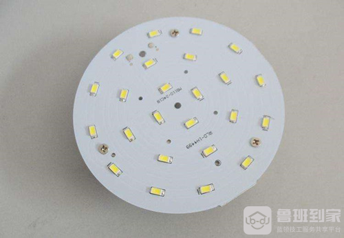 led吸顶灯怎么换带磁铁灯芯