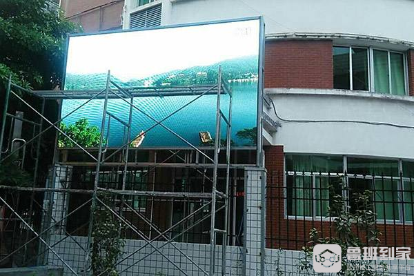 LED显示屏和LED透明屏那个更有优势？