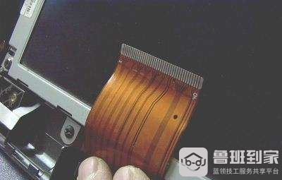 笔记本电脑显示器排线坏了维修