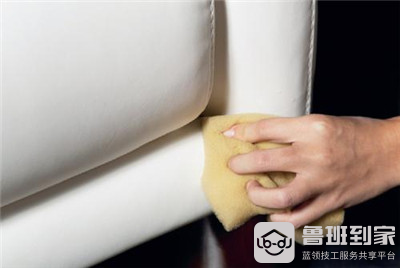 白色家具泛黄怎么办之清洁腊