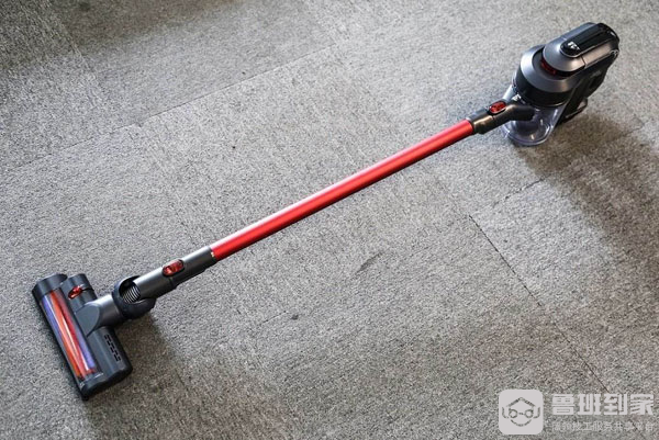 小狗吸尘器怎么样 和美的吸尘器比哪个好用