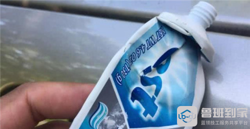 钢琴烤漆划痕修复之牙膏