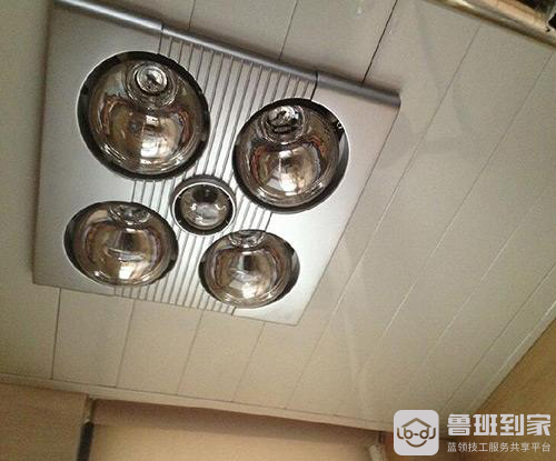 生活的浴霸的使用误区，等一分钟再开暖风！