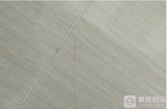 如何修复瓷砖的划痕