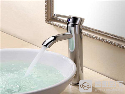 申鹭达冷热水龙头