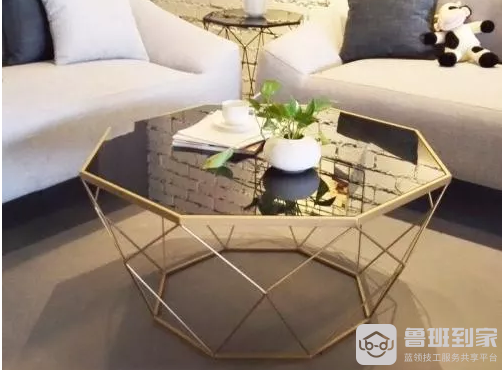 玻璃家具特点