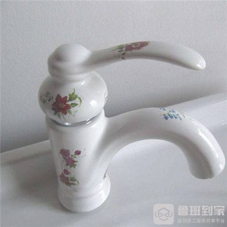 陶瓷水龙头怎么装上去