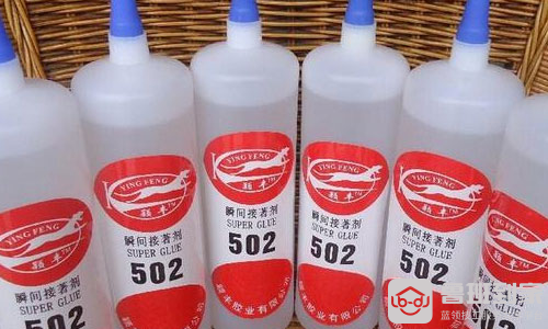 胶水用什么可以去除掉