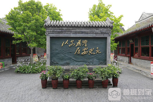 影背墙用什么图案最好