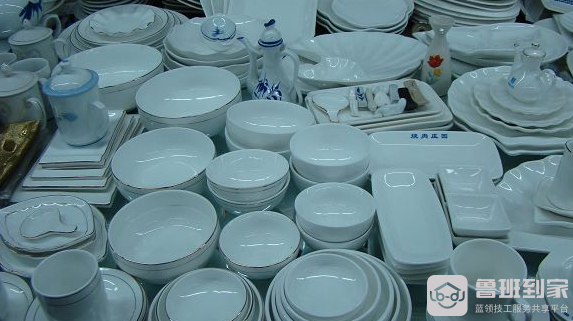 仿瓷餐具是什么材料