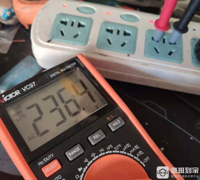 数字万用表能测电容值吗