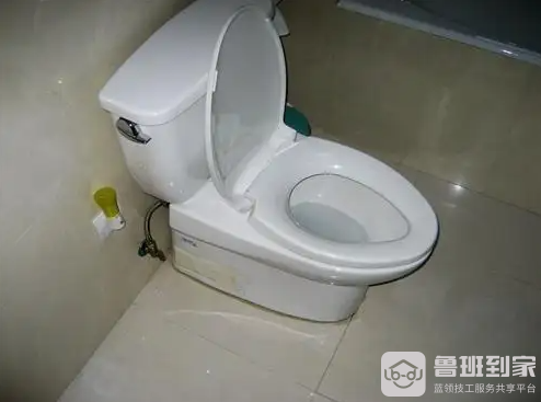 马桶底座往外渗水怎么办，安装马桶需注意哪些
