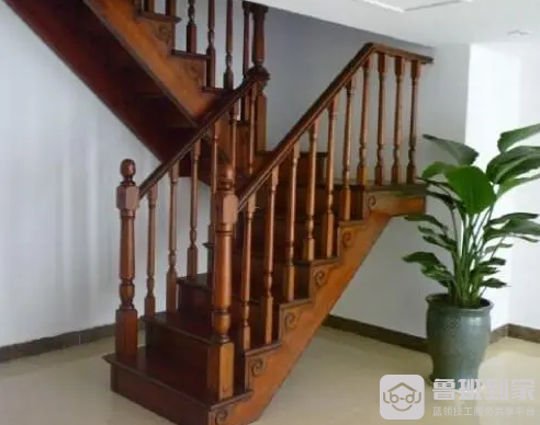 楼梯扶手的标准高度是多少，楼梯设计注意事项有哪些