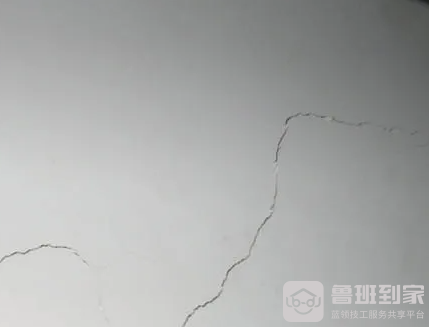 墙面开裂怎么处理，墙面为什么会出现开裂问题