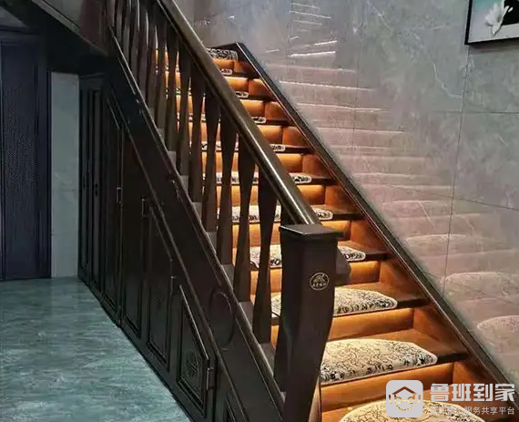 楼梯尺寸标准是什么，楼梯尺寸需要考虑到哪些方面