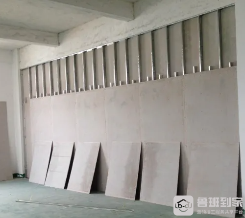 轻钢龙骨隔墙的做法是什么，轻钢龙骨隔墙的特点及构造是什么