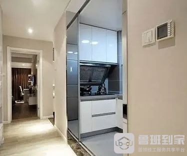 镜面板是什么材料，镜面板的作用是什么