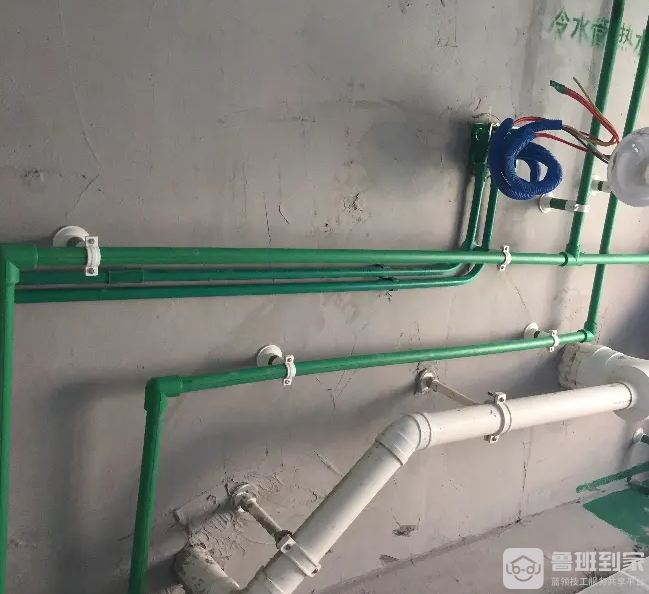 水管有水怎么接水管，水管在安装时有哪些注意事项