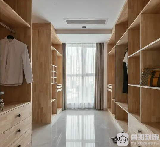 敞开式衣柜深度一般是多少，敞开式衣柜怎么避免落灰