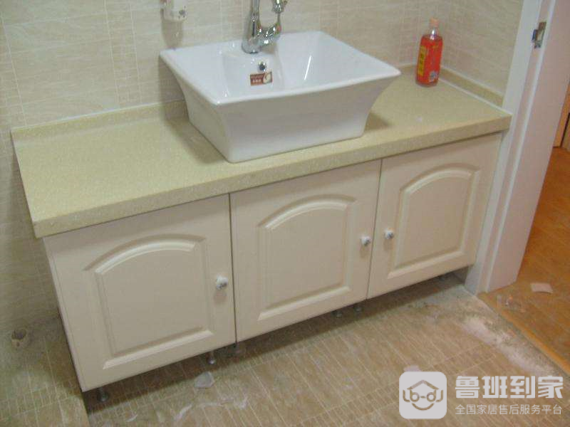 浴室柜的类型及安装方法.png