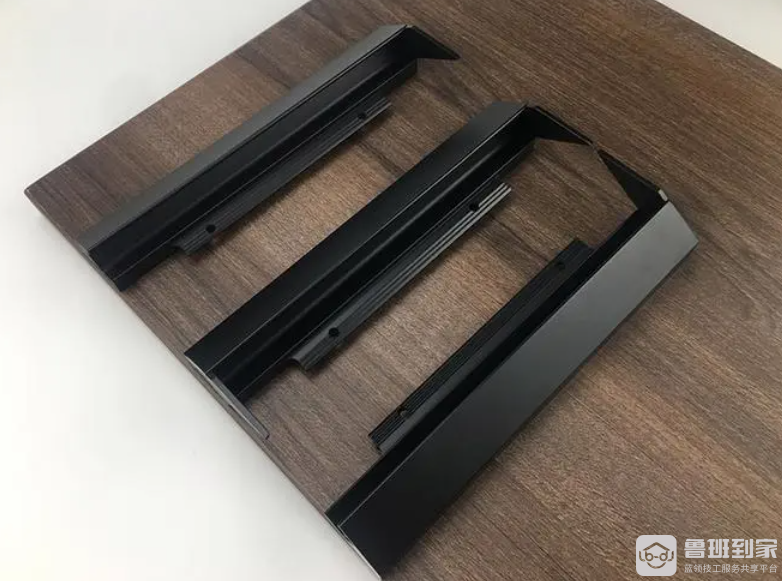 橱柜门隐形拉手怎么安装