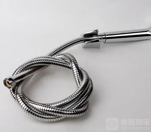 花洒软管漏水怎么办，花洒软管如何正确使用