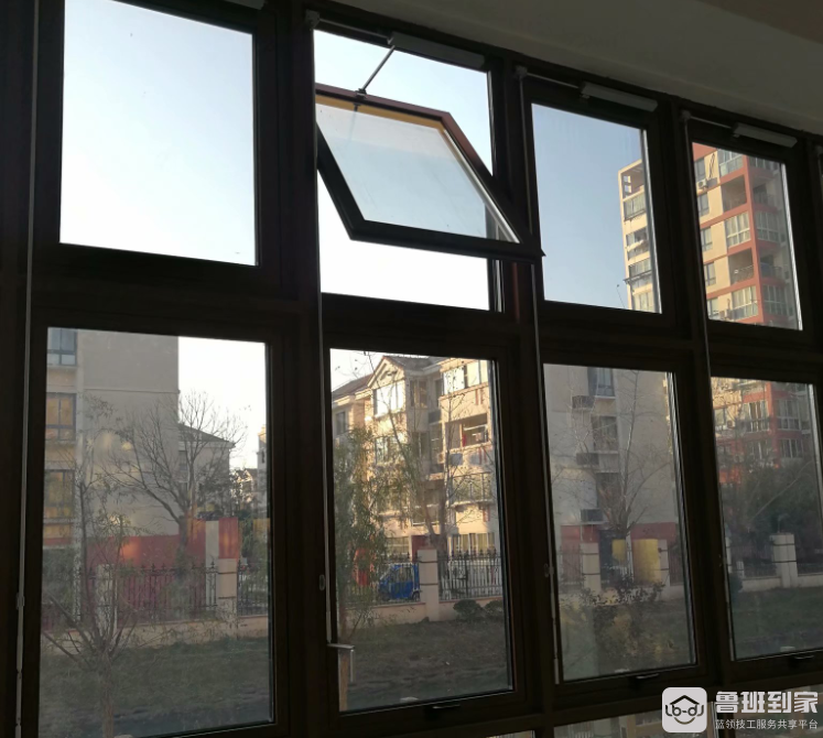 上悬窗