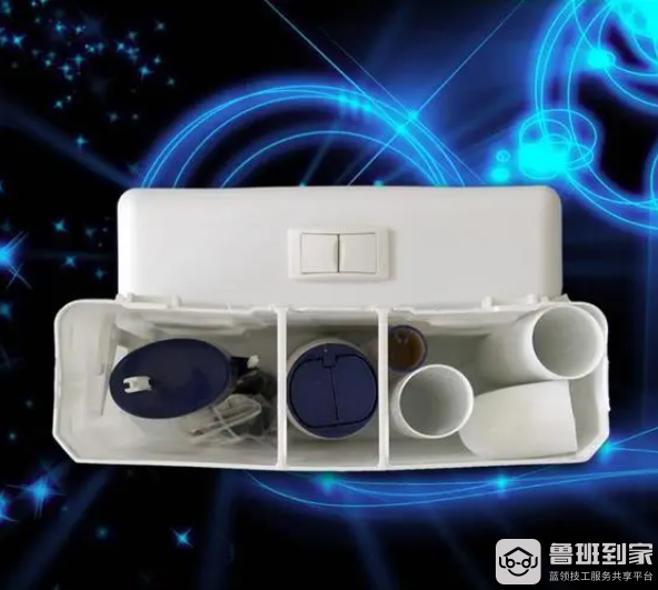 马桶水箱盖怎么打开