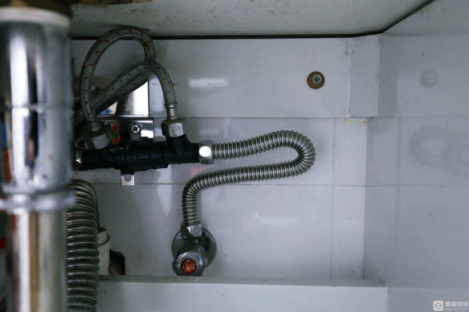 零冷水燃气热水器是噱头吗？卖热水器的老板：反正不是给你准备的
