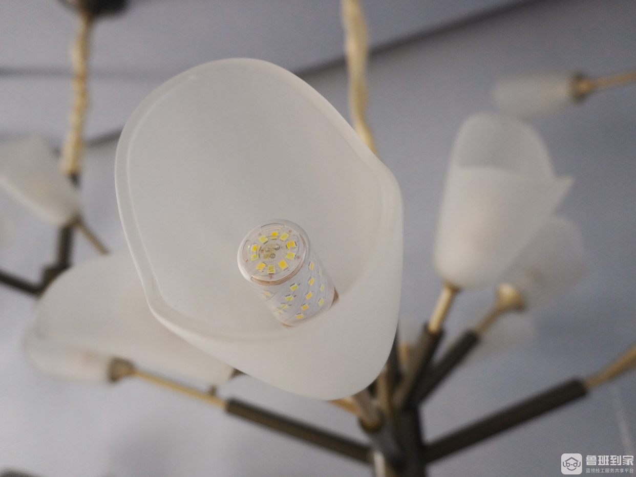 LED灯到底是省电还是费电？三种灯具款式，让耗电量倍增