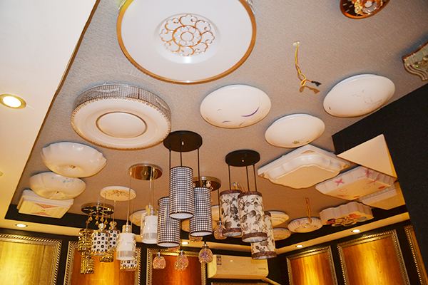 各种灯的介绍与灯具的性能介绍