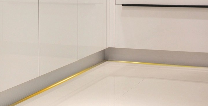 橱柜踢脚线用什么材质的好?