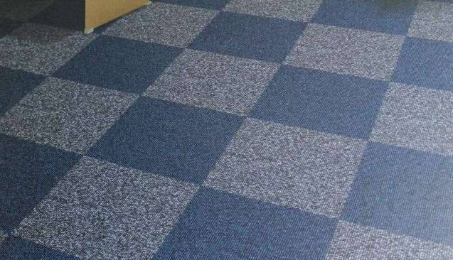 pvc方块地毯和沥青方块地毯的区别