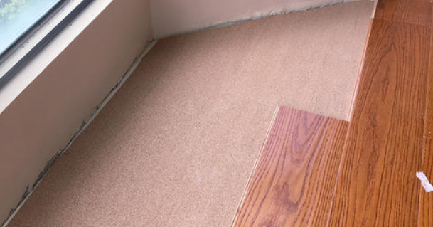 木地板上面铺什么保护|木地板防潮垫 木地板防潮垫应该怎么铺0
