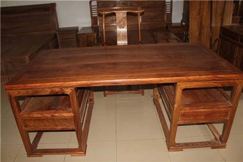 冈比亚刺猬紫檀属于国标红木吗?多少一吨