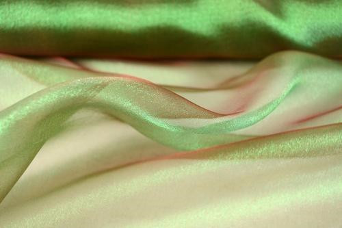 欧根纱是什么面料欧根纱面料优缺点