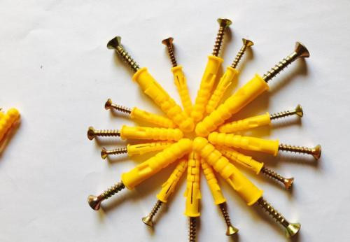 塑料膨胀螺丝怎么安装 塑料膨胀螺丝怎么取出来